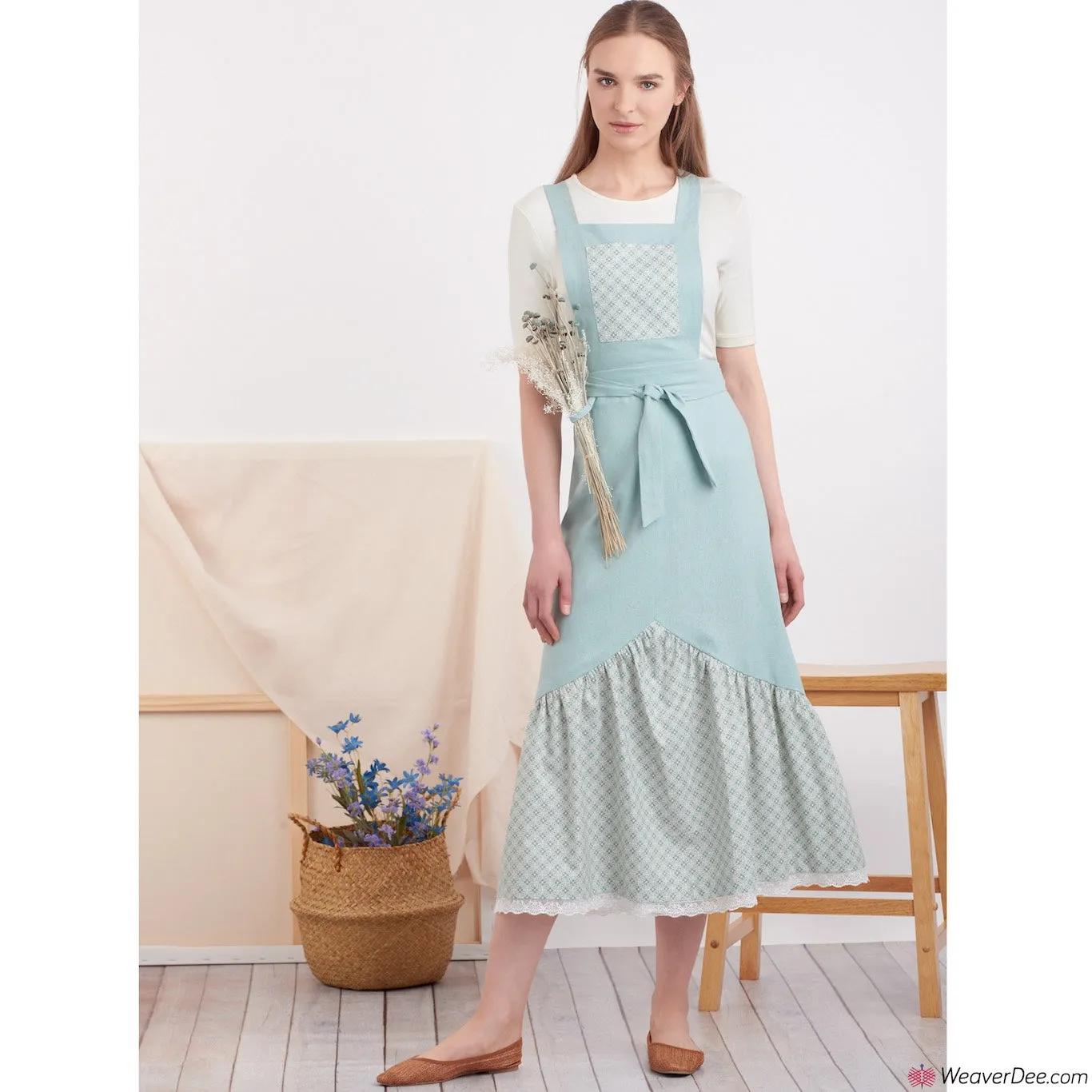 Simplicity Pattern S9435 Misses' Aprons